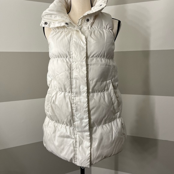 Gap Jackets \u0026 Coats | Gap Maternity White Down Puffer Vest Small | Color: White | Size: SM | Anna2723's Closet